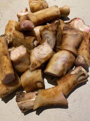 GOAT FEET (1 KG)